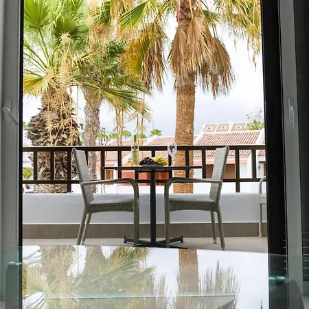 One Bedroom At Playa De La Americas 200 M Away From The With View Balcony And Wifi Appartement