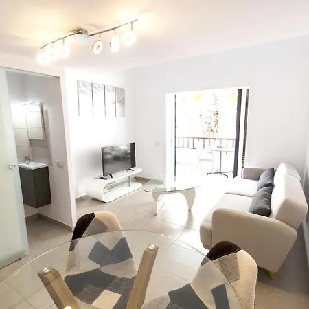 One Bedroom At Playa De La Americas 200 M Away From The With View Balcony And Wifi * Playa de las Américas
